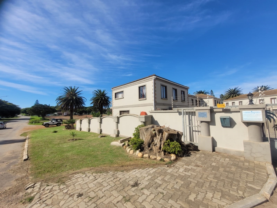 To Let 3 Bedroom Property for Rent in Paradise Beach Eastern Cape